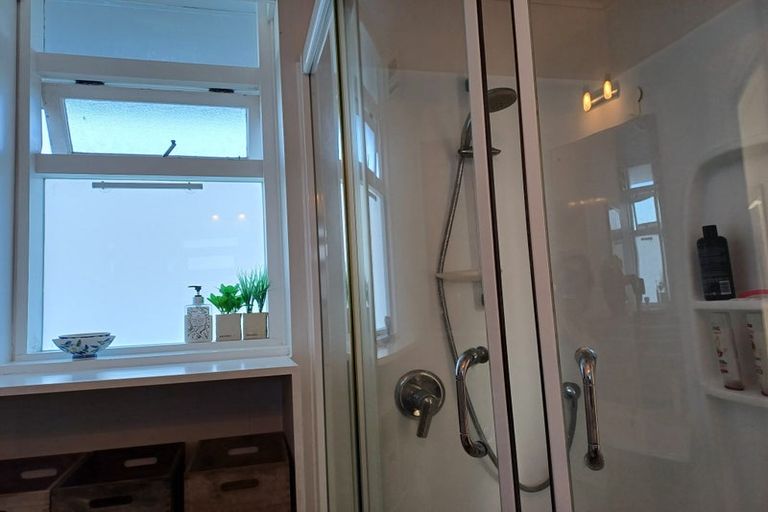 Photo of property in Gateway Apartments, 19 Maida Vale Road, Roseneath, Wellington, 6011