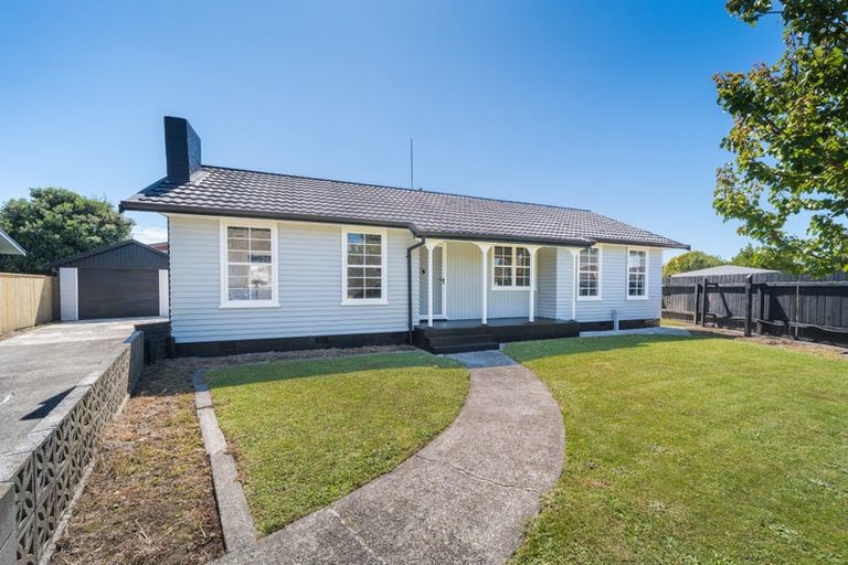 Photo of property in 12 Motuoapa Place, Kelvin Grove, Palmerston North, 4414