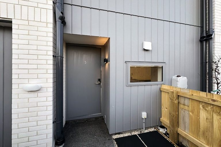 Photo of property in 4/16 Sladden Street, Naenae, Lower Hutt, 5011