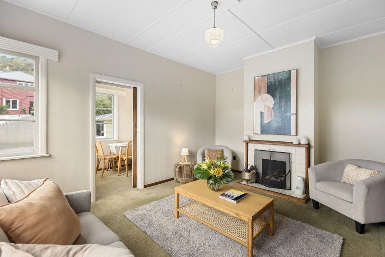 Photo of property in 14 Warwick Street, Wilton, Wellington, 6012