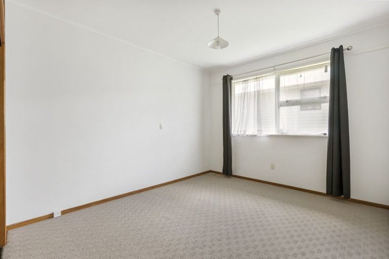 Photo of property in 7 Nielsen Place, Massey, Auckland, 0614