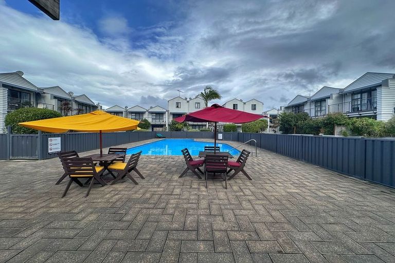 Photo of property in 29/5 Carolina Place, Albany, Auckland, 0632