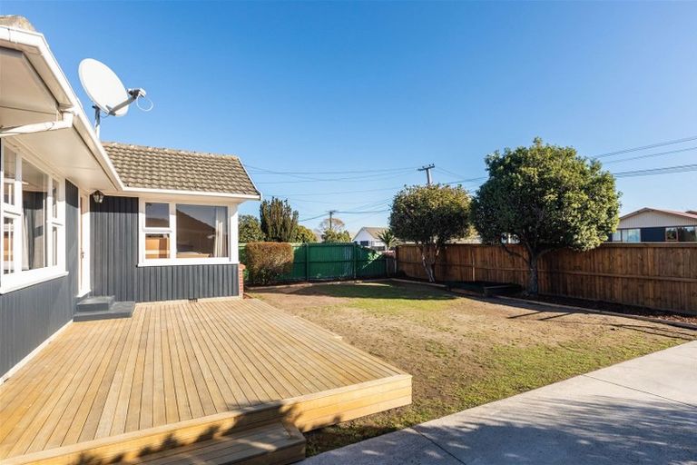 Photo of property in 19 Vivian Street, Burwood, Christchurch, 8083