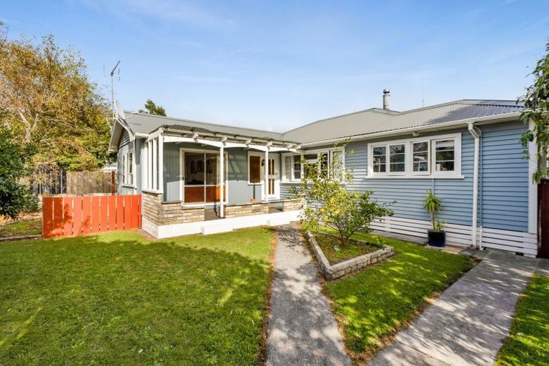 Photo of property in 122 South Road, Spotswood, New Plymouth, 4310