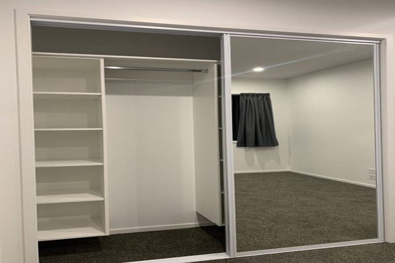 Photo of property in 4/58 Kemp Road, Massey, Auckland, 0614