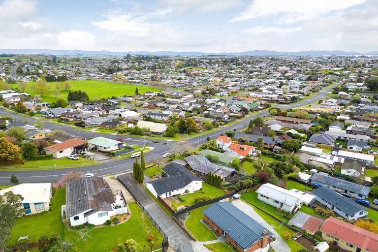 Photo of property in 65 Poaka Avenue, Dinsdale, Hamilton, 3204