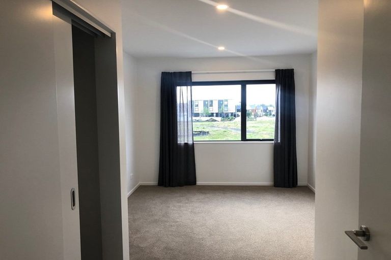 Photo of property in 35 Peihana Road, Hobsonville, Auckland, 0616