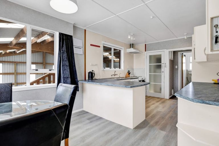 Photo of property in 44 Oberon Street, Stratford, 4332