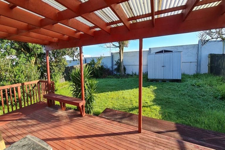 Photo of property in 28 Cabello Place, Unsworth Heights, Auckland, 0632