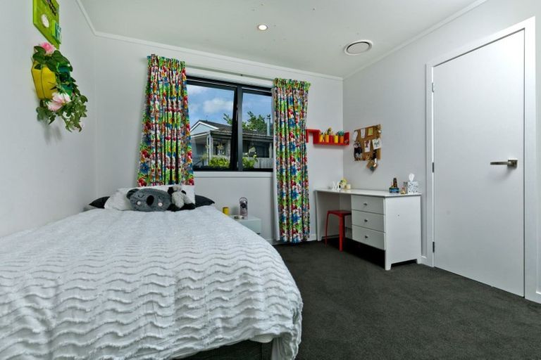 Photo of property in 125 Solar Road, Glen Eden, Auckland, 0602