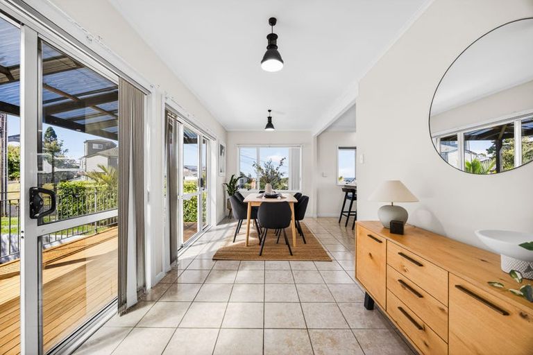 Photo of property in 20 Peter Terrace, Castor Bay, Auckland, 0620