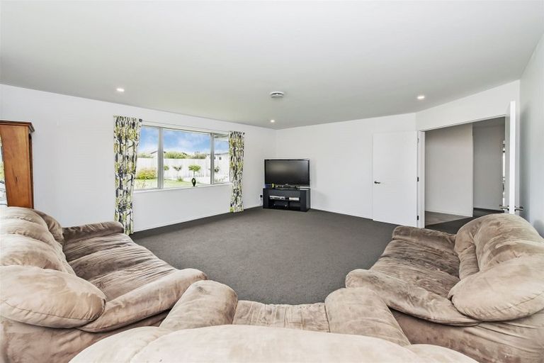 Photo of property in 52a Lewis Crescent, Rolleston, 7614