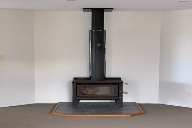 Photo of property in 5 St Thomas More Lane, Glenfield, Auckland, 0629