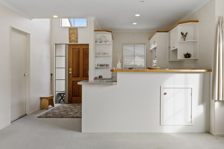 Photo of property in 35 Lakeridge Close, Rangatira Park, Taupo, 3330