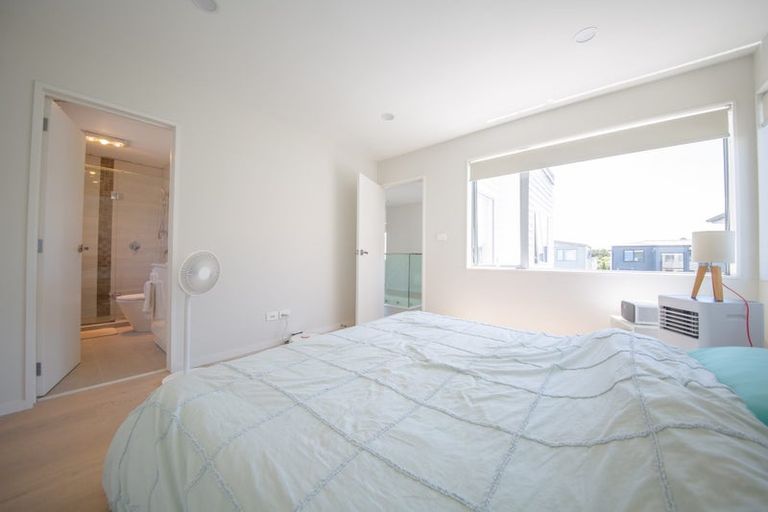 Photo of property in 33 Lockheed Street, Hobsonville, Auckland, 0618