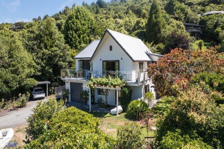 Photo of property in 1 Okiwa Place, Anakiwa, Picton, 7281