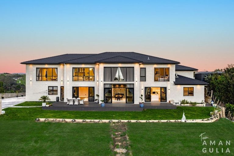 Photo of property in 83 Griggs Road, East Tamaki Heights, Auckland, 2016