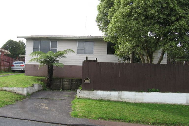 Photo of property in 5 Helleur Road, Massey, Auckland, 0614