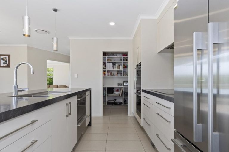 Photo of property in 222 Lakes Boulevard, Pyes Pa, Tauranga, 3112