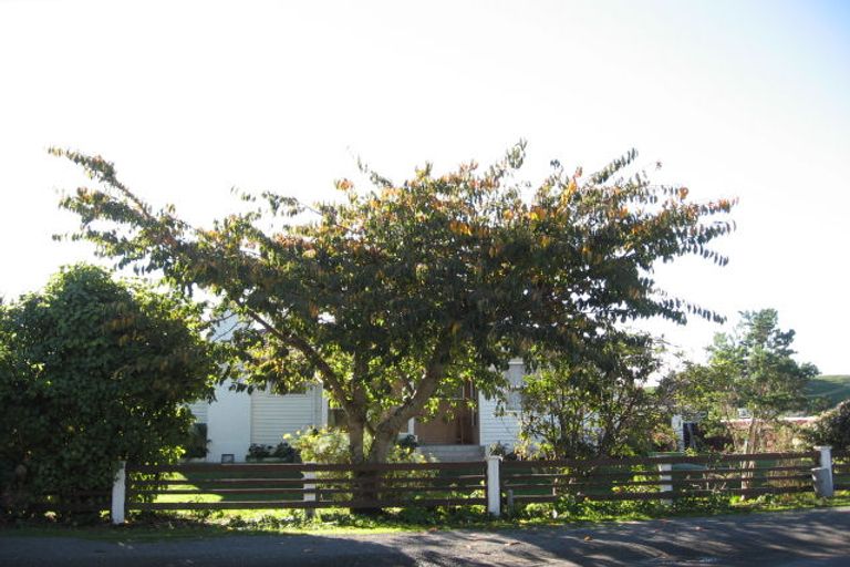 Photo of property in 62 Lupin Road, Otaki, 5512