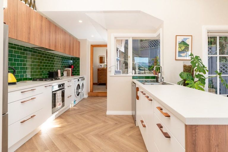 Photo of property in 4 Hornsey Road, Melrose, Wellington, 6023