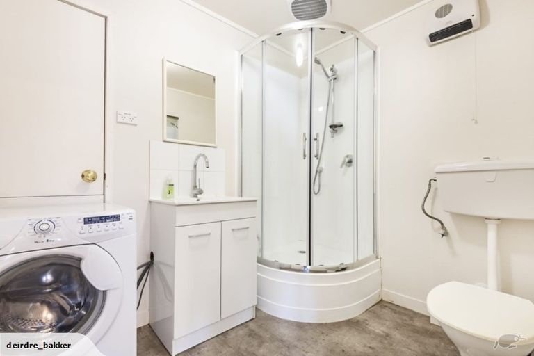 Photo of property in 2 Kopiko Way, Brooklyn, Wellington, 6021