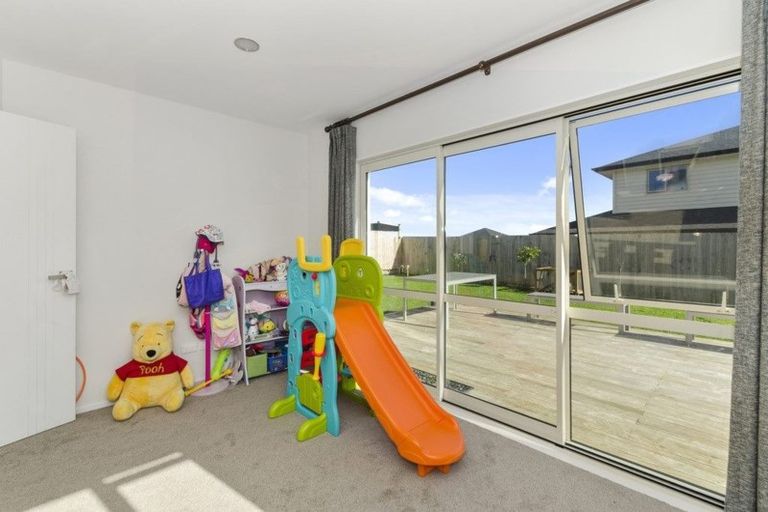 Photo of property in 74 Keri Vista Rise, Papakura, 2110