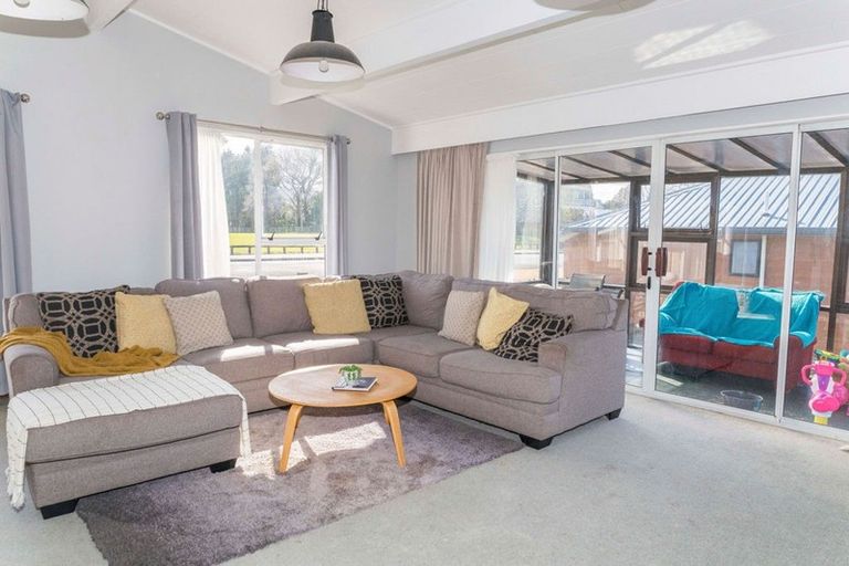 Photo of property in 84 Guy Street, Dannevirke, 4930