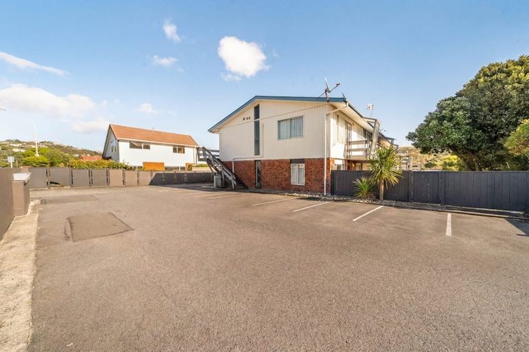 Photo of property in 7/35 Mana Esplanade, Paremata, Porirua, 5026