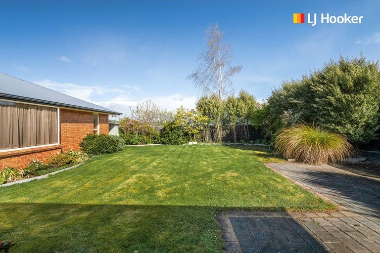 Photo of property in 2 Sunninghurst Drive, Fairfield, Dunedin, 9018