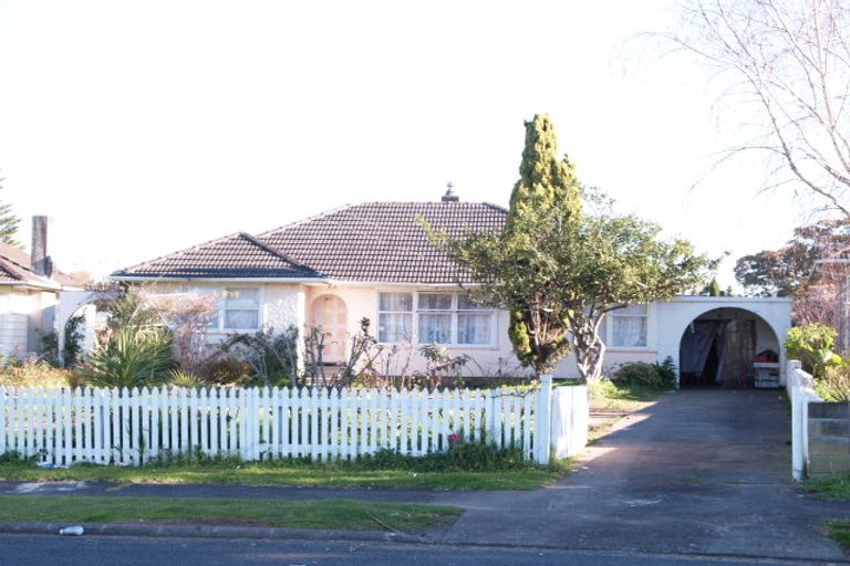 Photo of property in 12 Halswell Street, Mangere East, Auckland, 2024