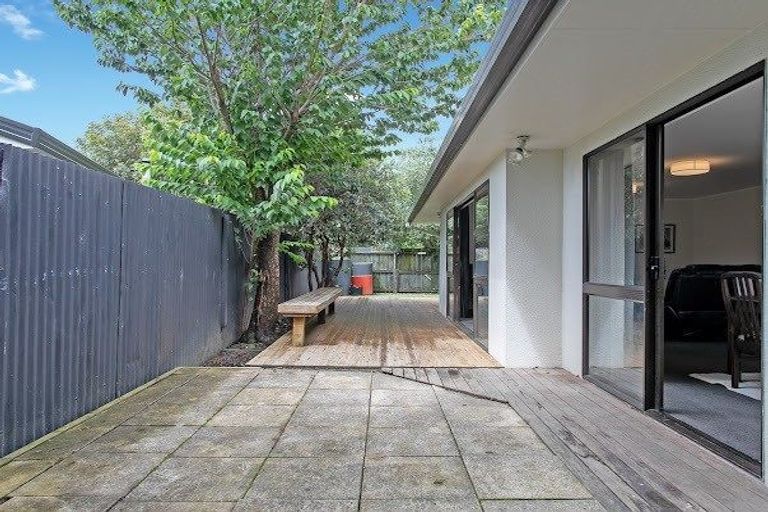Photo of property in 2/11 Beach Road, Pahurehure, Papakura, 2113