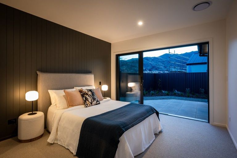 Photo of property in 6 Simpson Crescent, Wanaka, 9305