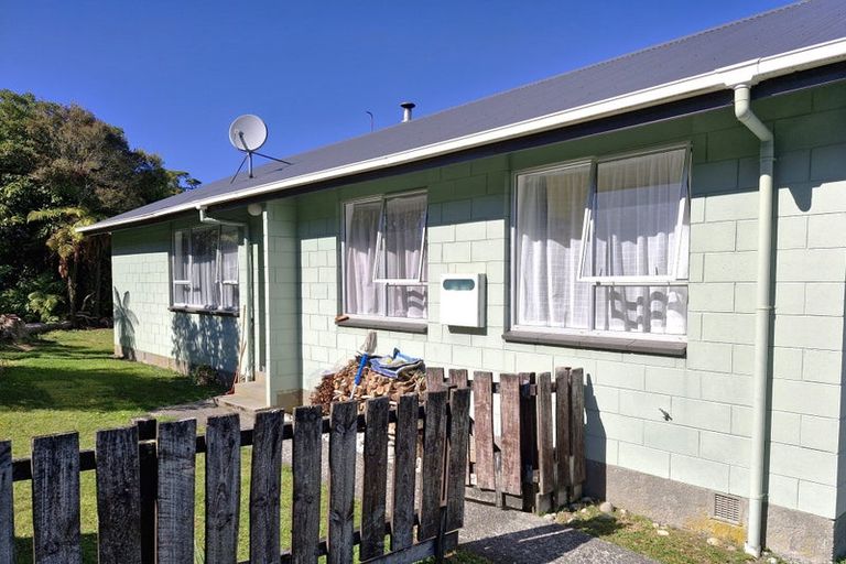 Photo of property in 16 Arnott Heights East, Greymouth, 7805