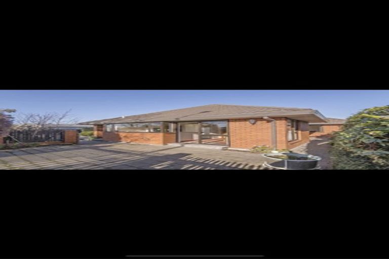 Photo of property in 423 Harewood Road, Harewood, Christchurch, 8051