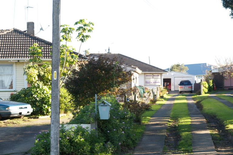 Photo of property in 16 Halswell Street, Mangere East, Auckland, 2024