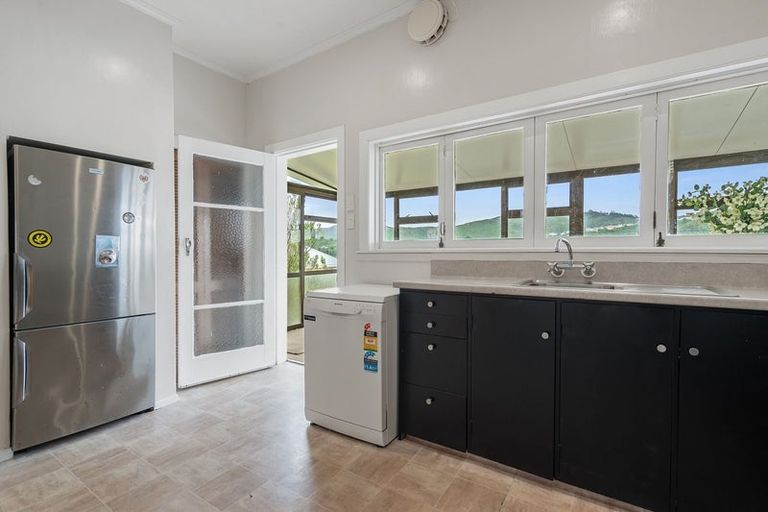 Photo of property in 4 Mills Road, Brooklyn, Wellington, 6021