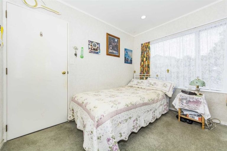 Photo of property in 10 Gala Place, Henderson, Auckland, 0612