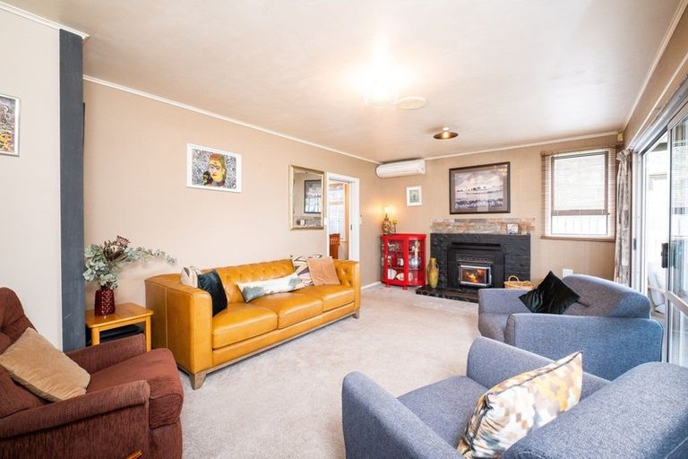 Photo of property in 2 Jarvis Place, Taradale, Napier, 4112