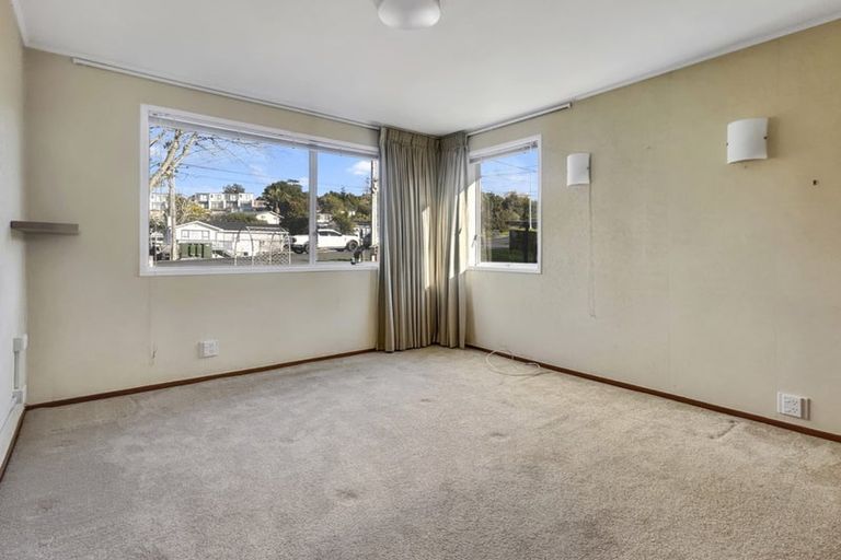 Photo of property in 26 Ellice Road, Totara Vale, Auckland, 0629