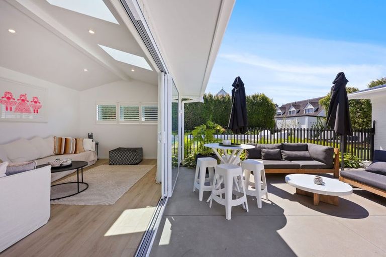 Photo of property in 46 Luton Avenue, Sunnyhills, Auckland, 2010