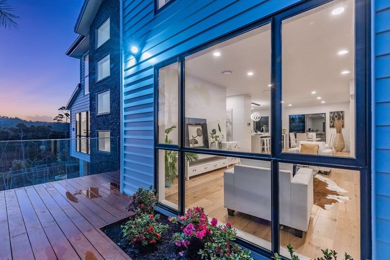 Photo of property in 82 Laurel Oak Drive, Schnapper Rock, Auckland, 0632