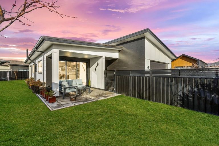 Photo of property in 1 Fraer Street, Cromwell, 9310