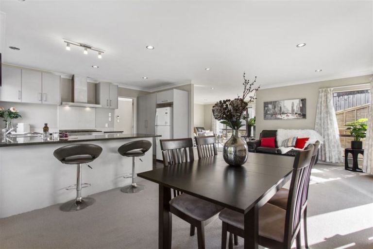 Photo of property in 48 Priestley Drive, Bucklands Beach, Auckland, 2014