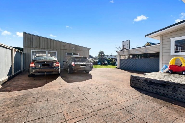 Photo of property in 204a Tukapa Street, Westown, New Plymouth, 4310