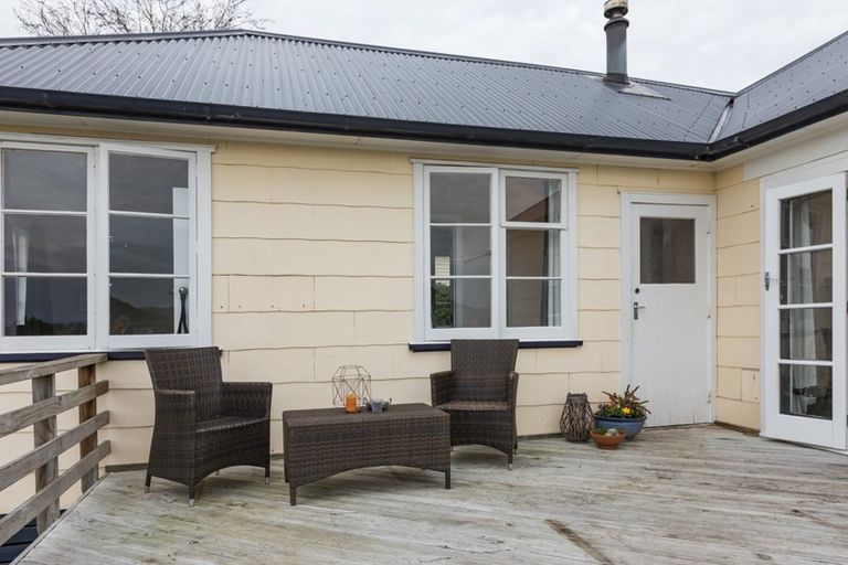 Photo of property in 12 Freyberg Terrace, Waipukurau, 4200