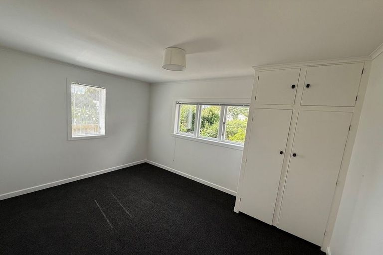 Photo of property in 212 Beach Haven Road, Beach Haven, Auckland, 0626