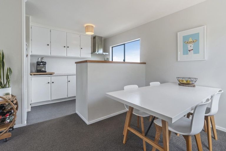 Photo of property in 6 Mona Vale, West Harbour, Auckland, 0618