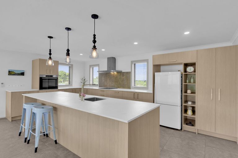 Photo of property in 14 Oakridge Place, Morrinsville, 3375