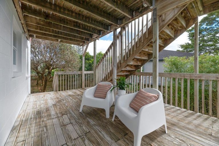 Photo of property in 3/47 East Coast Road, Milford, Auckland, 0620